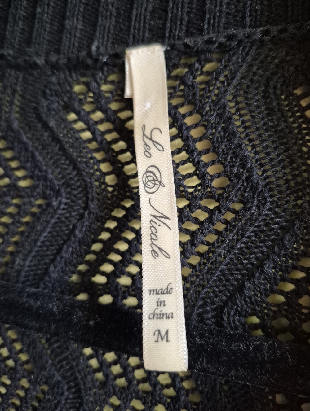 Leo & Nicole Black Crochet Shrug Medium - Picture 2 of 3